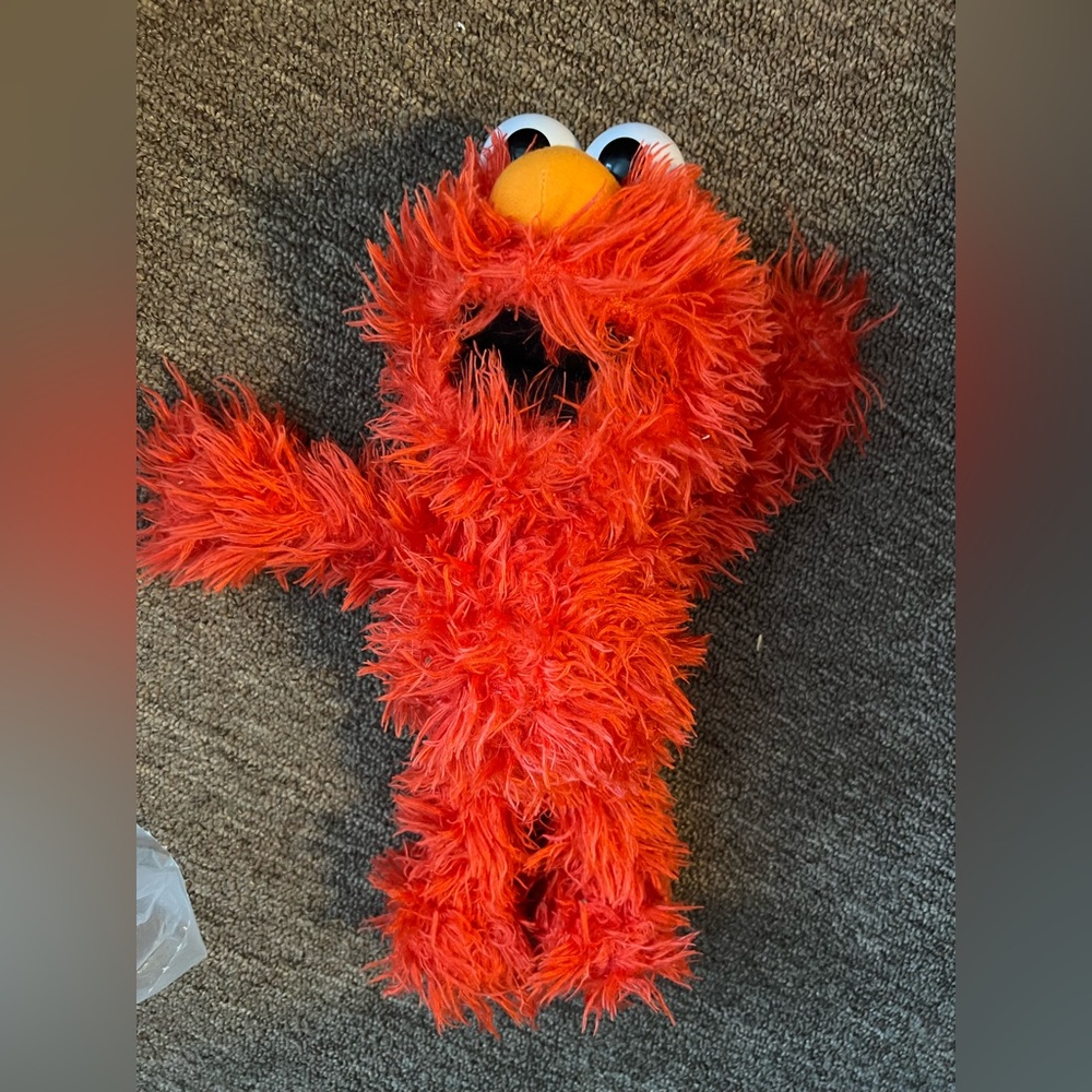 Elmo plushie from Sesame Street seaworld